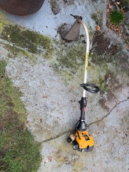 Photo of free Petrol strimmer (HU15 Brough) #1