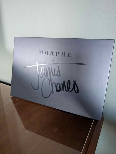 Photo of free Morphe colourful eyeshadow palette (Caerau CF5) #2