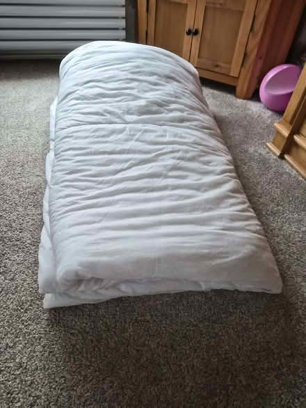 Photo of free 13 tog King Size Quilt (CT18) #1