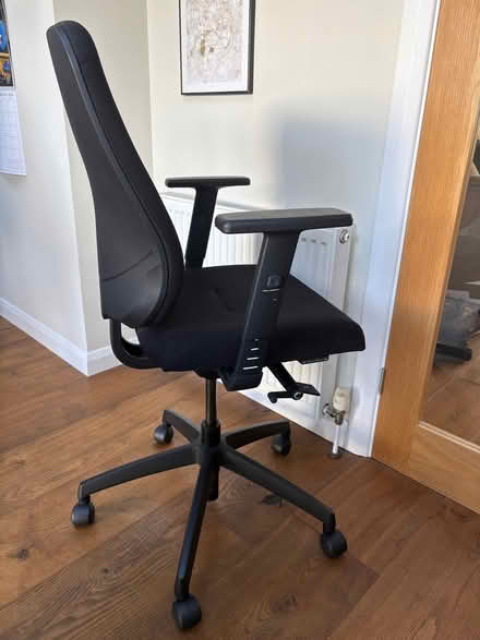 Photo of free Office chair - professional, fully adjustable - great cond. (Molesey KT8) #2