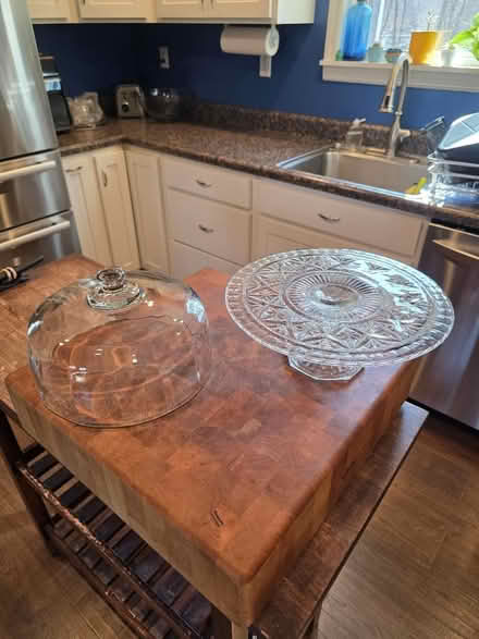 Photo of free Glass Cake/Pie Stand with Cover (Millersville) #2