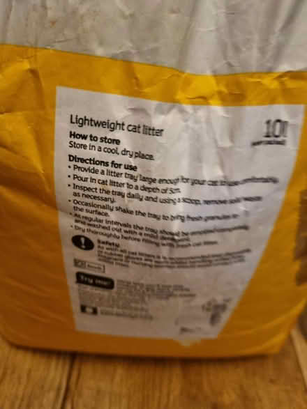 Photo of free Cat litter 10 litres (SE20) #1