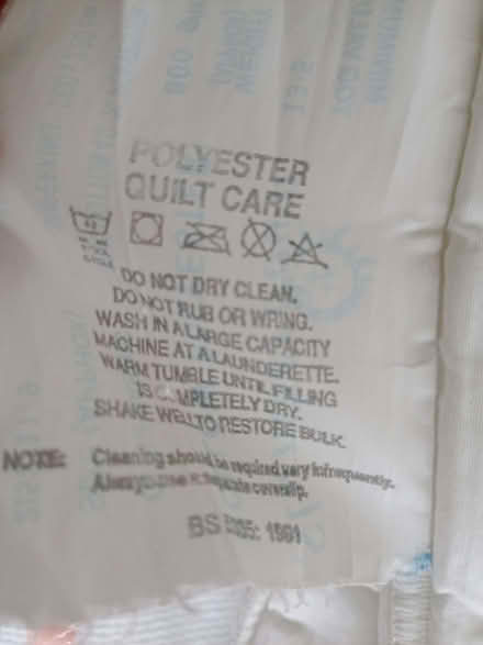 Photo of free Super King size duvet.Supet King duvet, 220x260cm. (Frimley Ward GU16) #1