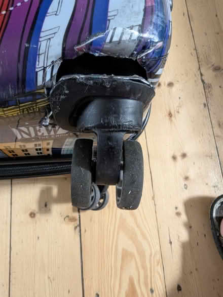 Photo of free Four Wheeler Suitcase (Fallowfield M14) #4