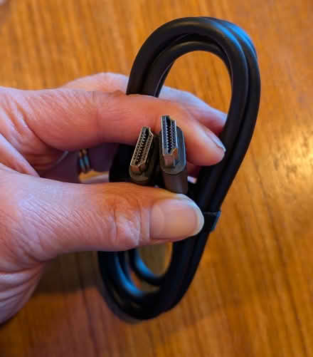 Photo of free various cables (Bellevue (Lakemont/Eastgate)) #3