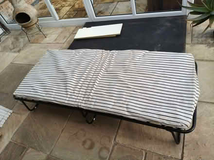 Photo of free Visitors bed (Walsworth SG4) #2