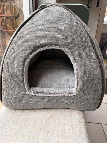 Photo of free Cat Bed Grey (Collection from Letchworth) #1