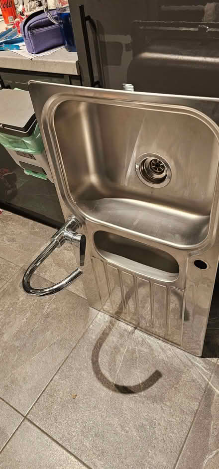 Photo of free Sink And Mixer Tap (BD2) #1