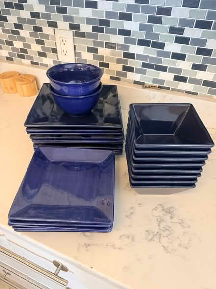 Photo of free Plates and mugs (Belford) #2