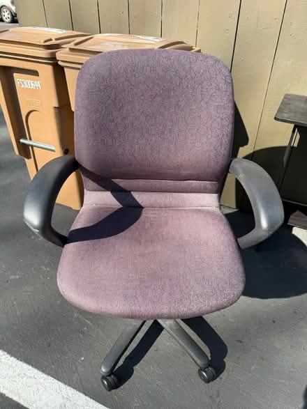 Photo of free Office chair & small desk w shelves (Valencia Avenue, Sunnyvale) #2