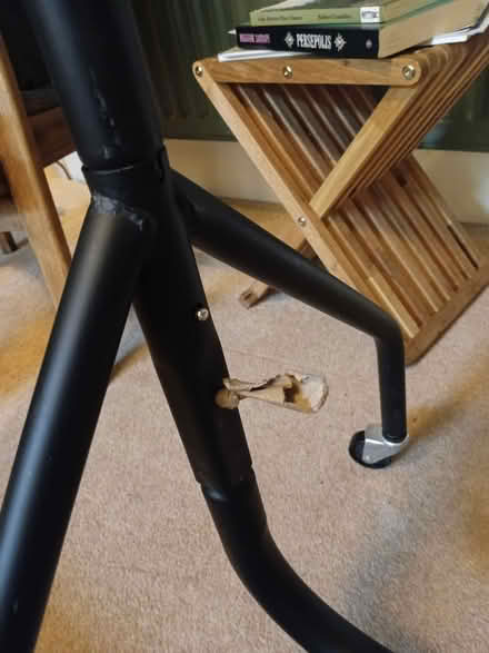 Photo of free Metal clothes rail (Kendal LA9) #2