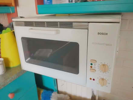 Photo of free Bosch Gourmet 2200 microwave oven (Woodheys Parks M33) #1