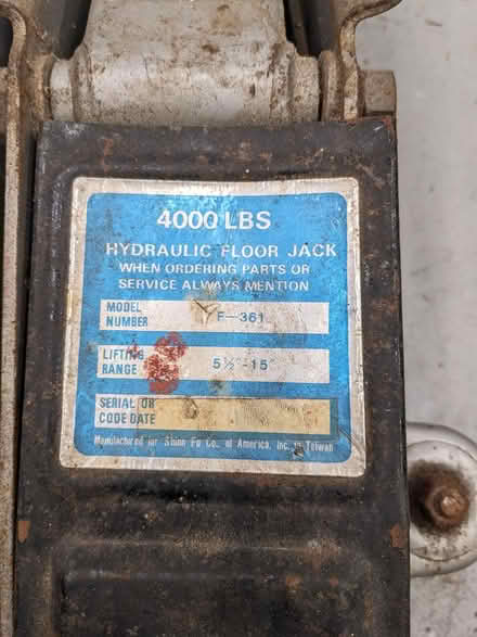 Photo of free Floor jack (Deltona) #2