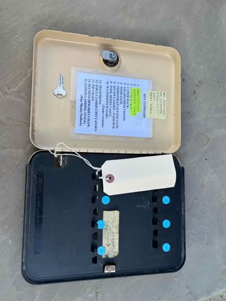 Photo of free Lockable Key safe with key (KT9) #2