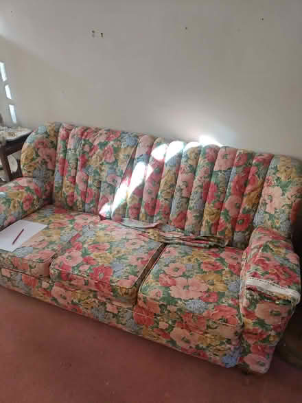 Photo of free Floral covered sofa (East Lavant PO19) #2