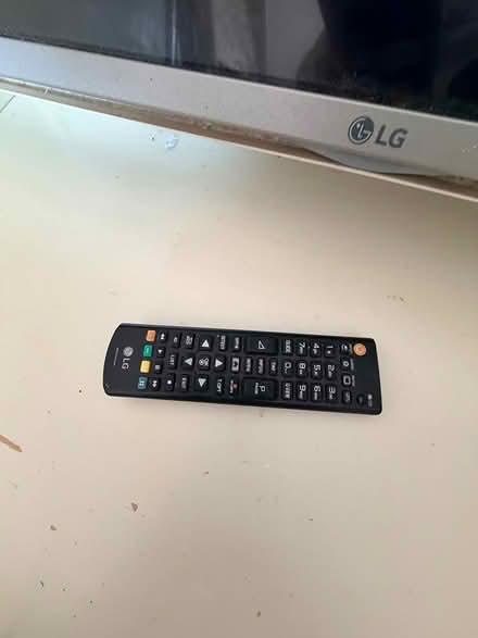 Photo of free 42” Tv (Colliers wood CR4) #3