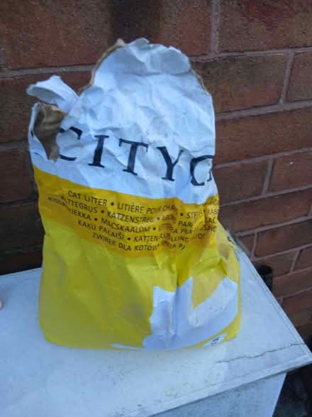 Photo of free Half bag of cat litter (SE22) #2