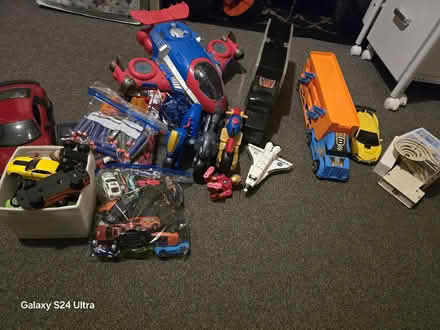 Photo of free Toys and few clothes (Caterham on the Hill CR3) #1