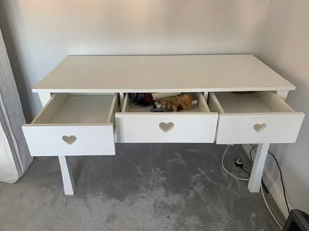 Photo of free White dressing table (PO7) #2
