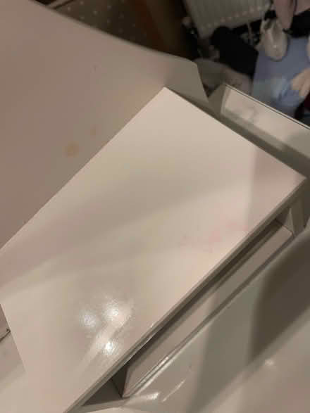 Photo of free White dressing table (Ng68fj) #3