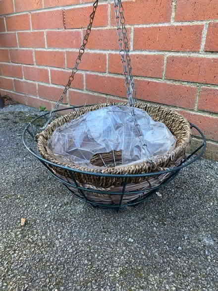 Photo of free Empty hanging basket (Oakwood derby) #1