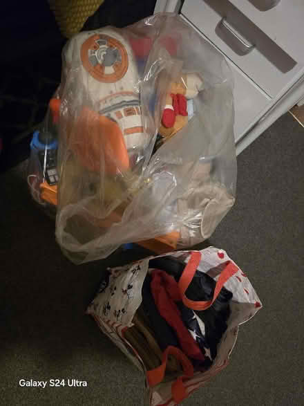 Photo of free Toys and few clothes (Caterham on the Hill CR3) #3