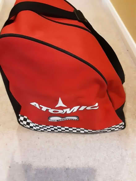 Photo of free Salomon ski boots and bag (Emmbrook RG41) #2