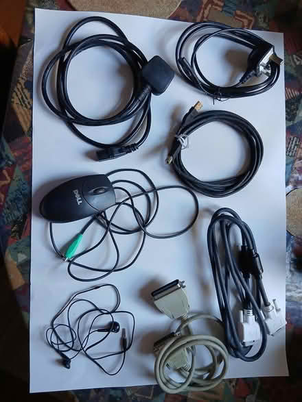 Photo of free Assorted computer cables (West Malvern WR14) #1