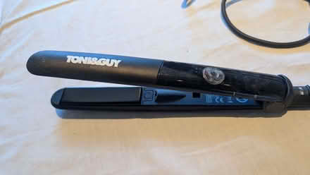 Photo of free Toni & Guy hair tongs (New Marston OX3) #1