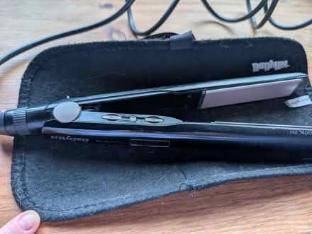 Photo of free Babyliss hair straighteners (Caerau CF5) #1
