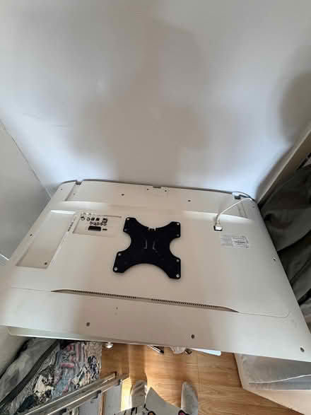 Photo of free 42” Tv (Colliers wood CR4) #4