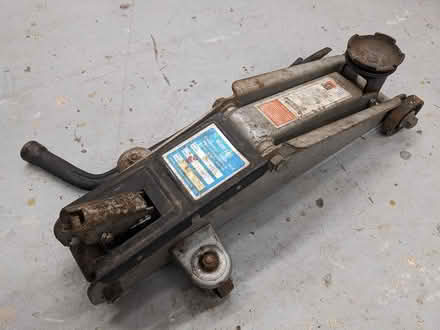 Photo of free Floor jack (Deltona) #1