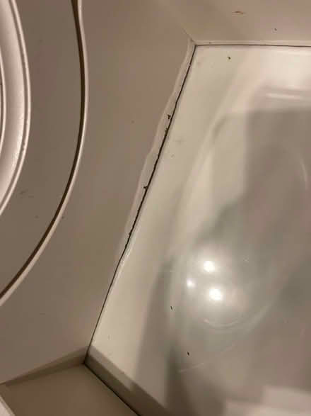 Photo of free White dressing table (Ng68fj) #4