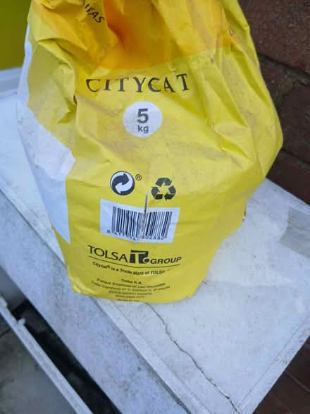 Photo of free Half bag of cat litter (SE22) #1