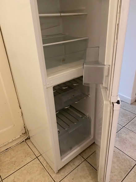 Photo of free Hotpoint washer/dryer, Bosch fridge /freezer (Church Street NW8) #3