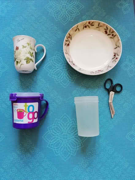 Photo of free Kitchen items - tea cup and bowl are chipped (Ealing W5) #1