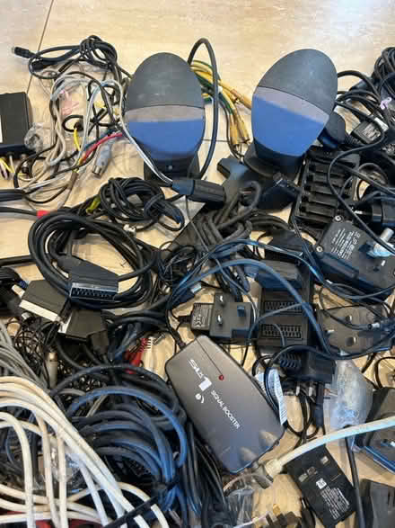 Photo of free Job lot cables, adapters & leads (Tunbridge Wells) #4