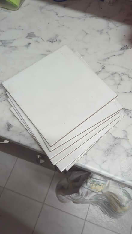 Photo of free 6 white tiles (Stockwell, SW9) #1