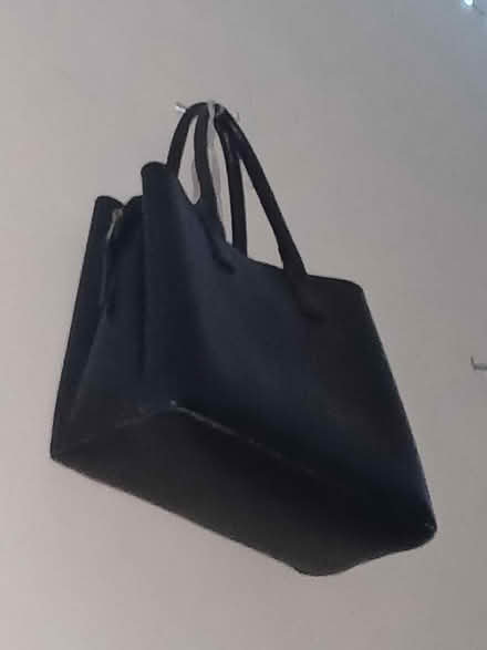 Photo of free Handbag (De22 3nu 73 upper boundary) #1