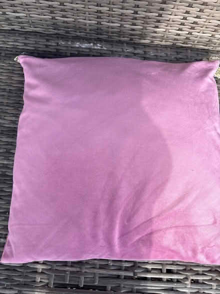 Photo of free 4 Pink cushions (Downley HP13) #4