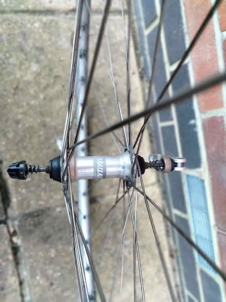 Photo of free 700C front bicycle wheel (Buckhurst Hill IG9) #3