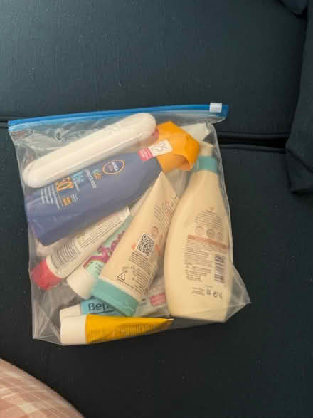 Photo of free Bad of clothes (SE6) #2