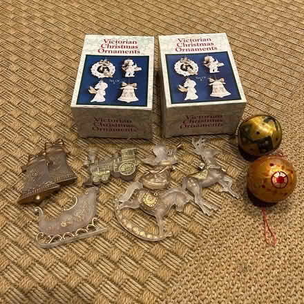 Photo of free Christmas ornaments (Lexington Center) #1
