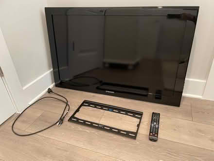 Photo of free Working 40” Samsung TV (Chester) #1
