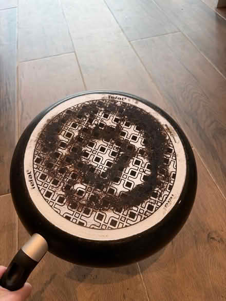 Photo of free Pots and saucepans (Kennington OX1) #4