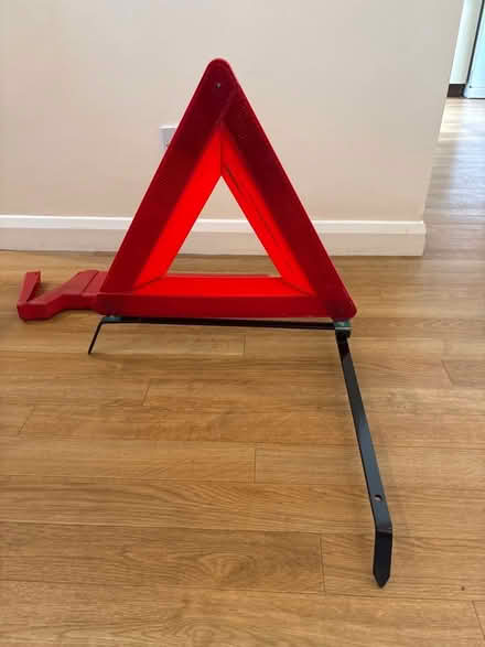 Photo of free warning triangle (Thames Ditton KT7) #1