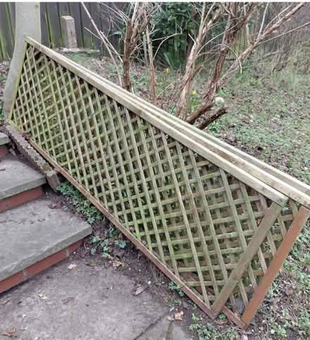 Photo of free X3 Trellis (St. Albans) #1