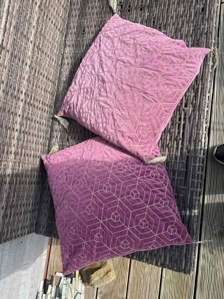 Photo of free 4 Pink cushions (Downley HP13) #1