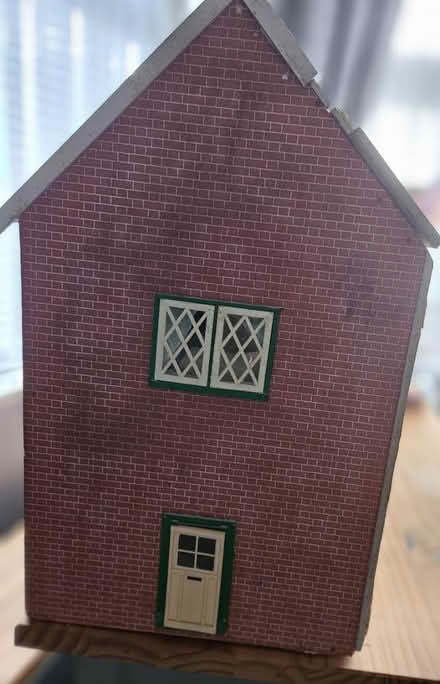 Photo of free Dolls house (Willaston CH64) #3