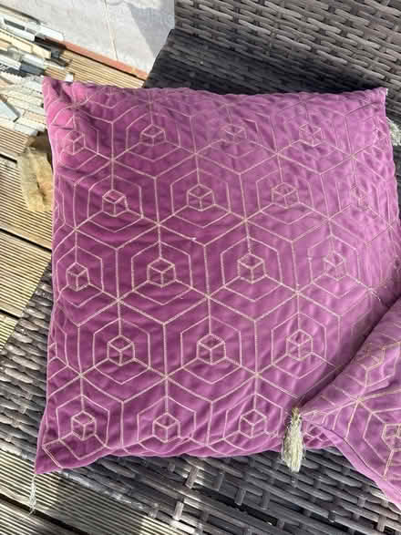 Photo of free 4 Pink cushions (Downley HP13) #2